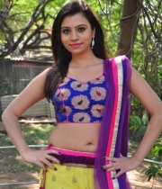 priyanka-new-hot-stills-104