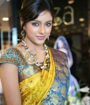 raja-rani-movie-hot-stills-01