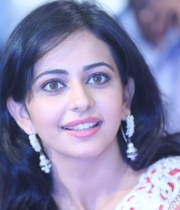 rakul-preet-singh-latest-saree-stills-9