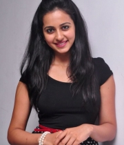 rakul-preet-singh-new-stills-1