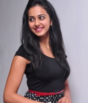 rakul-preet-singh-new-stills-2