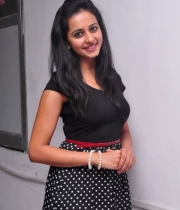 rakul-preet-singh-new-stills-8