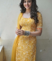 rakul-preet-singh-photos-at-pandaga-chesuko-movie-launch-13