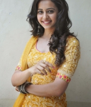 rakul-preet-singh-photos-at-pandaga-chesuko-movie-launch-18