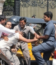 ram-charan-bodyguards-attack-14