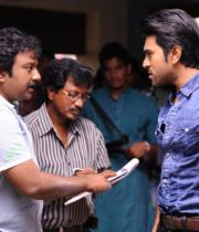 ram-charan-naayak-working-stills-1801