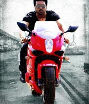 yevadu-movie-stills-2