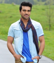 yevadu-movie-new-photos-2