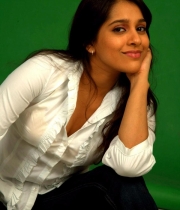rashmi-gautam-hot-priyamudan-priya1380379805 rashmi-gautam-hot-priyamudan-priya1380379805