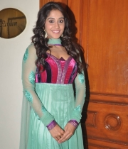 regina-photos-at-shankara-audio-launch-12