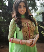 regina-latest-stills02