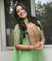 regina-latest-stills19