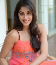 regina-cassandra-cute-stills-7