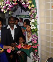 richa-gangopadhyay-at-star-homeopathy-launch-17