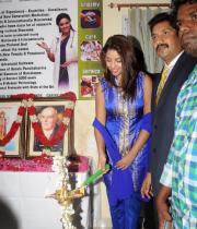 richa-gangopadhyay-at-star-homeopathy-launch-7