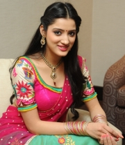 richa-panai-new-photo-stills-57