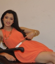 richa-panai-hot-photos-at-naturals-salon-launch-17