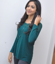 ritu-varma-new-photo-stills-16