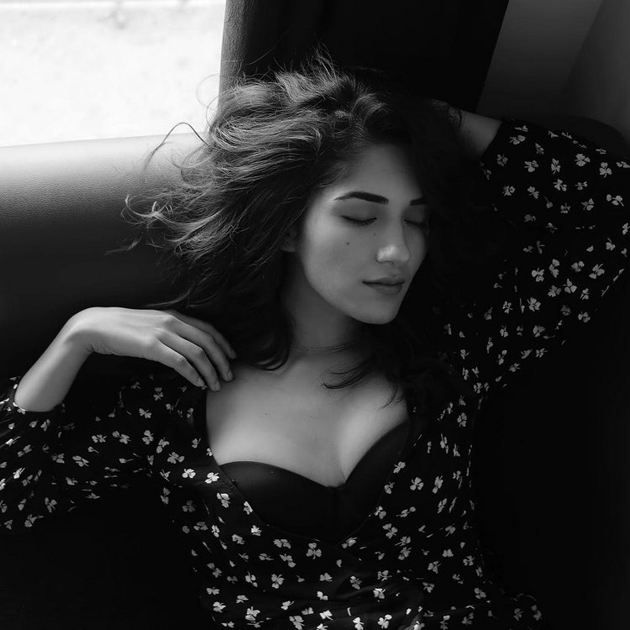 ruhani-sharma-new-photo-shoot_8