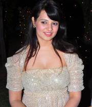 saloni-hot-images-13