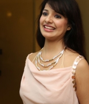 saloni-latest-pics_1412879202_6