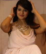 saloni-latest-pics_1412879202_9