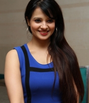saloni-latest-photos-13