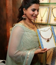 94668-samantha-at-prince-jewellery-exhibition-09