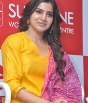 107050-samantha-at-sunshine-centre-launch-04