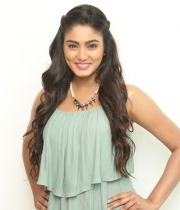 sana-makbul-latest-stills-1