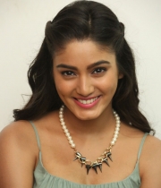 sana-makbul-latest-stills-7