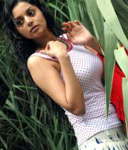 sanam-shetty-hot-in-wet-clothes-1