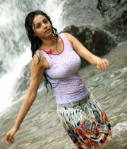 sanam-shetty-hot-in-wet-clothes-10
