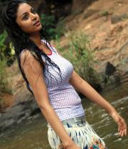 sanam-shetty-hot-in-wet-clothes-11