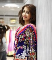 sanjana-hot-navel-show-in-half-saree-08