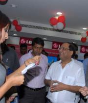 sanjana-at-bajaj-electronics-opening-at-madhapur-photos-16