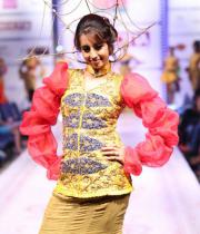 sanjana-ramp-walk-photos-at-hfw-day-2-22