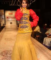 sanjana-ramp-walk-photos-at-hfw-day-2-6