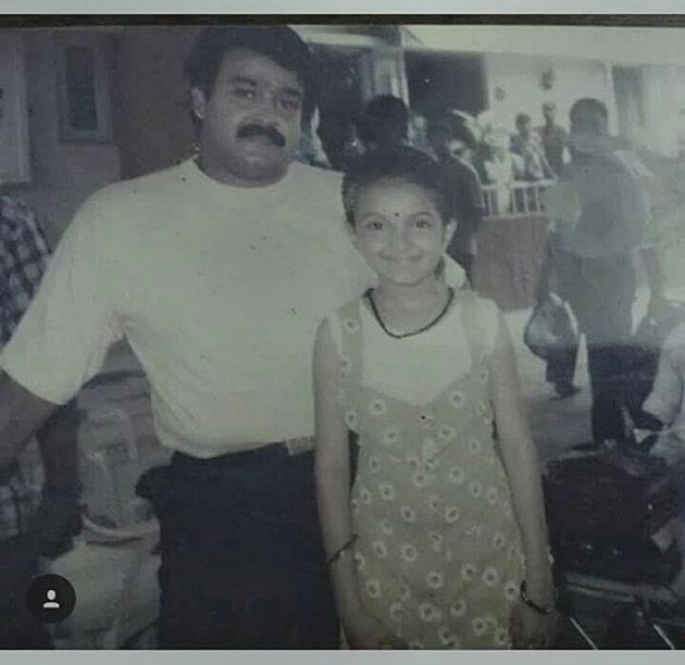 saranya-mohan-family-photos_31