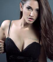 Actress Anaika Soti Hot Spicy Portfolio Images