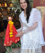 sayali-temple-jewellery-launch-stills-02