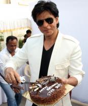 shahrukh-khan-birthday-celebrations-photos-171