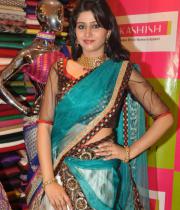 shamili-agarwal-half-saree-stills-6