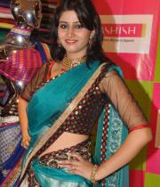 shamili-agarwal-half-saree-stills-9