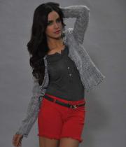 shazahn-padamsee-photoshoot-22