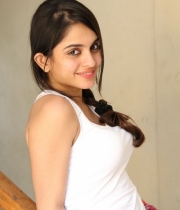 sheena-shahabadi-new-photo-stills-68