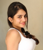 sheena-shahabadi-new-photo-stills-70