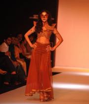 shilpa-reddy-ramp-walk-at-lakme-fashion-week-13