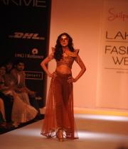shilpa-reddy-ramp-walk-at-lakme-fashion-week-5
