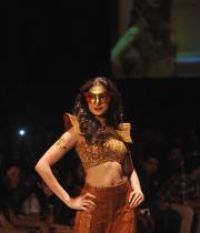 shilpa-reddy-ramp-walk-at-lakme-fashion-week-7